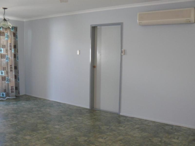 2 / 3 Peters Avenue, Midge Point QLD 4799