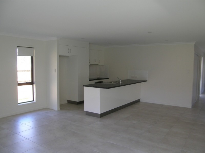 54 Trader Crescent, Cannonvale QLD 4802