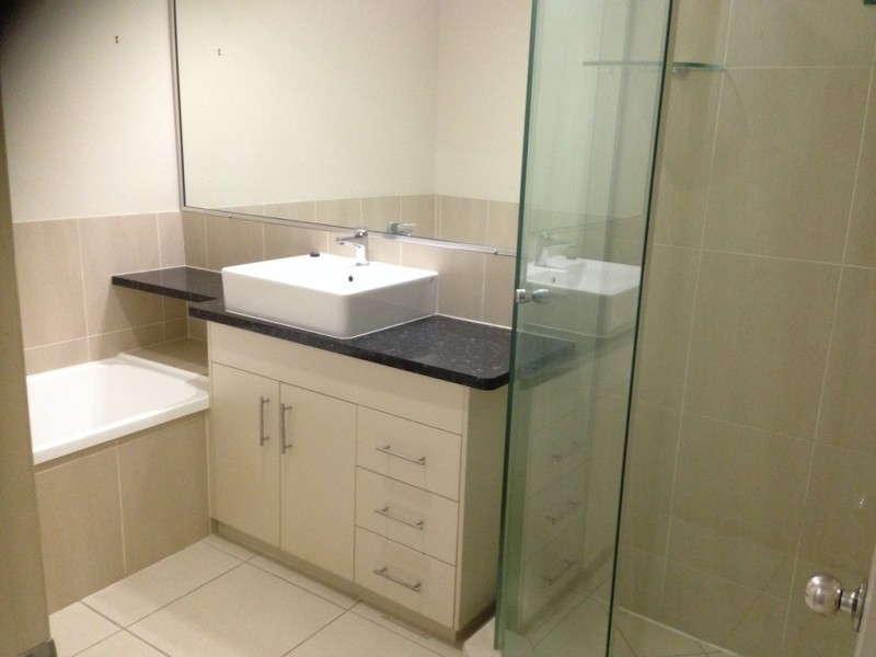 Unit 2 / 24 Links Drive, Cannonvale QLD 4802