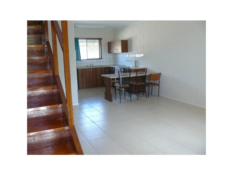 2 / 2 Florence Street, Proserpine QLD 4800
