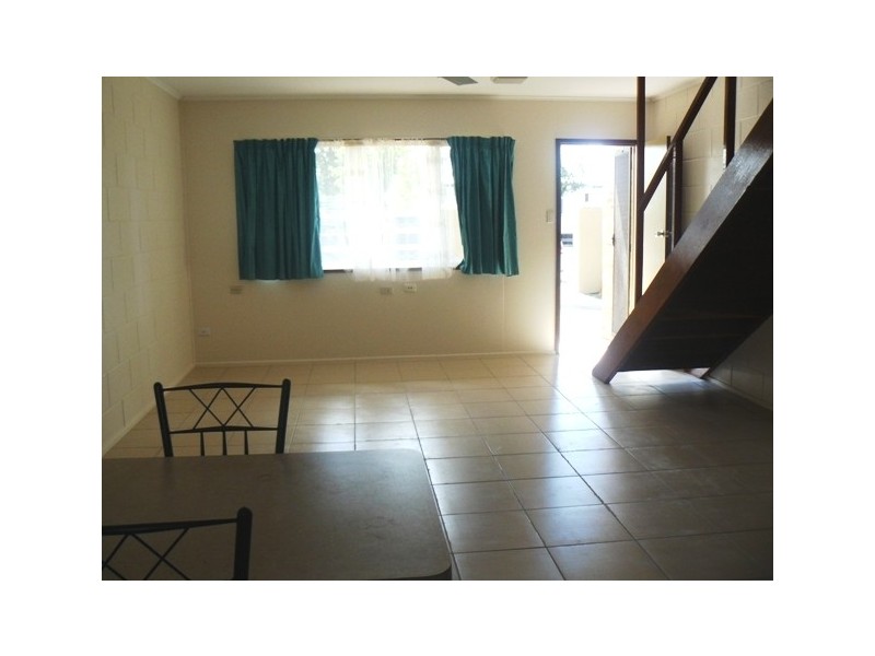 2 / 2 Florence Street, Proserpine QLD 4800