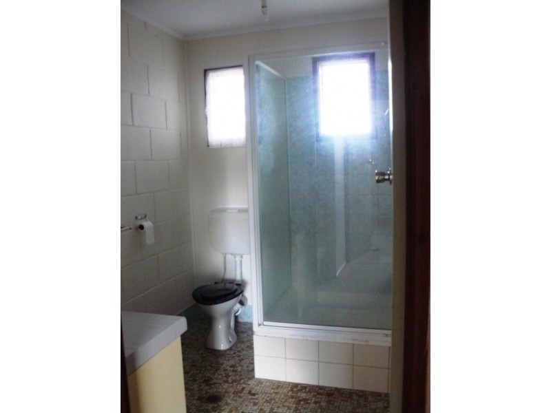 2 / 2 Florence Street, Proserpine QLD 4800