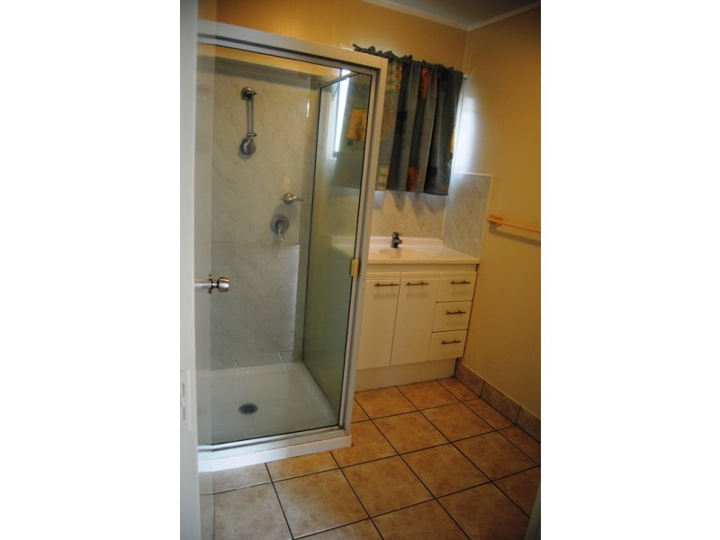 2 / 16 Usher Road, Mount Julian QLD 4800