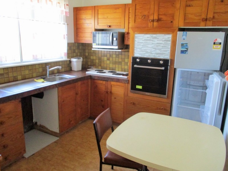 16 Ruge Street, Proserpine QLD 4800