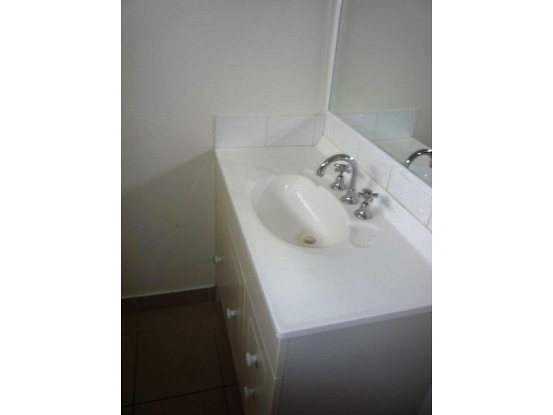 4 / 13 Davy Avenue, Proserpine QLD 4800