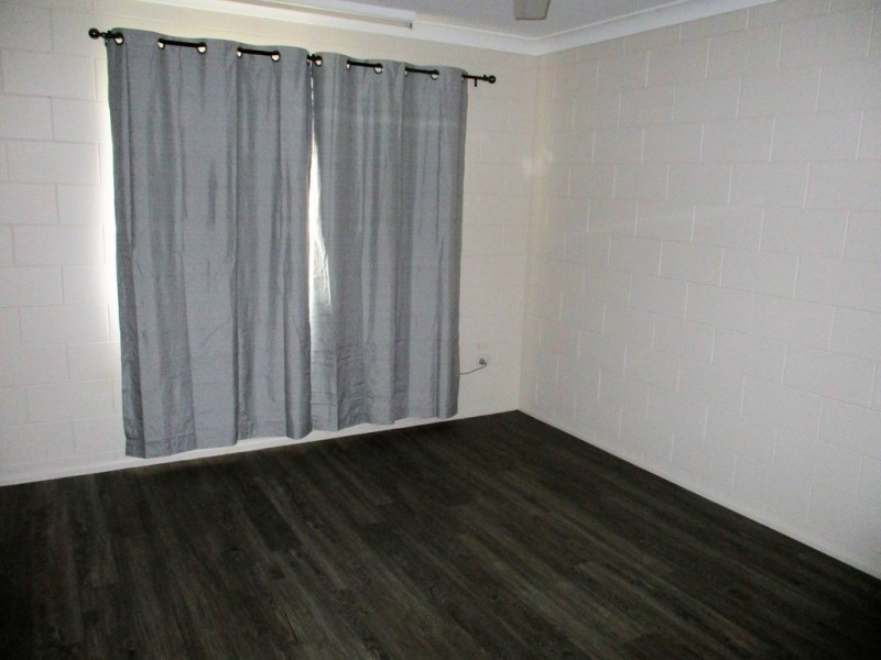 8 / 15 Hinschen Street, Proserpine QLD 4800