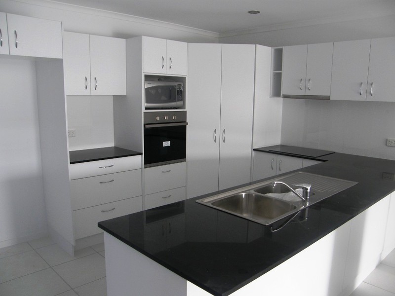 16 Ann Street, Proserpine QLD 4800