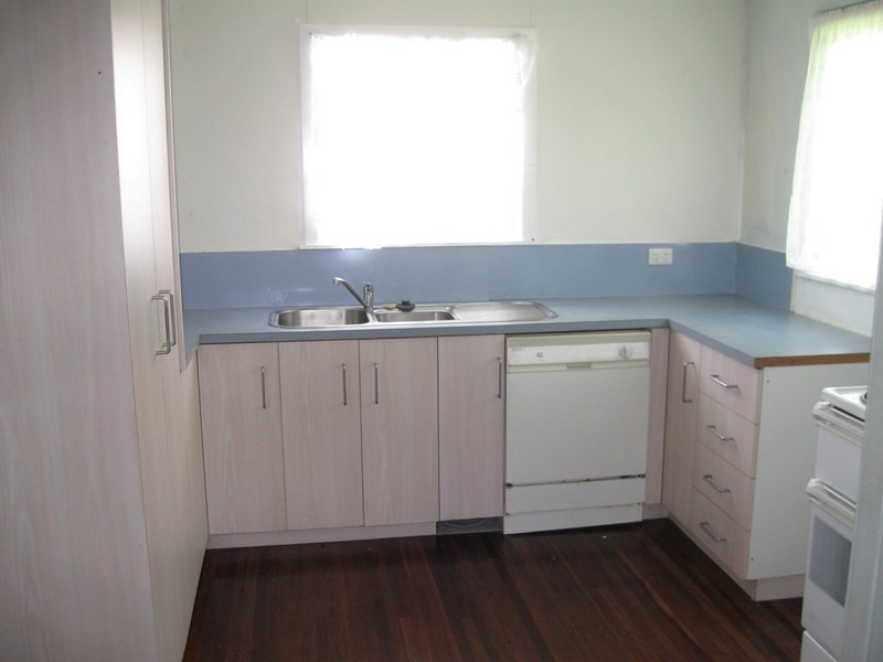 18 Davy Avenue, Proserpine QLD 4800