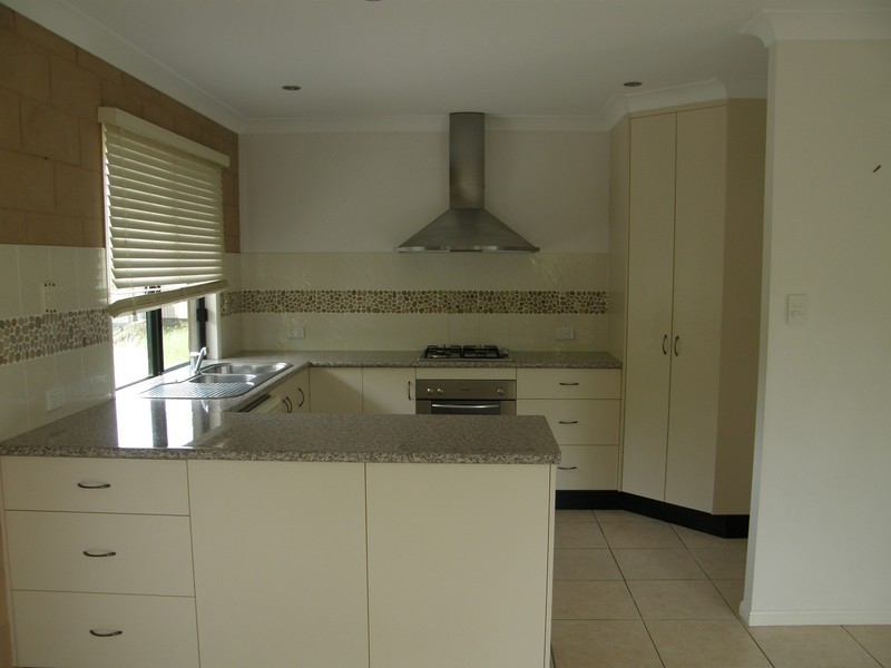 3 Shelley Close, Cannonvale QLD 4802