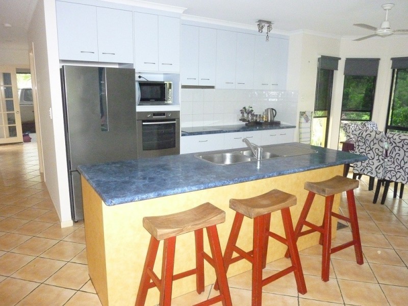 Unit 1 /13 Macarthur Drive, Cannonvale QLD 4802