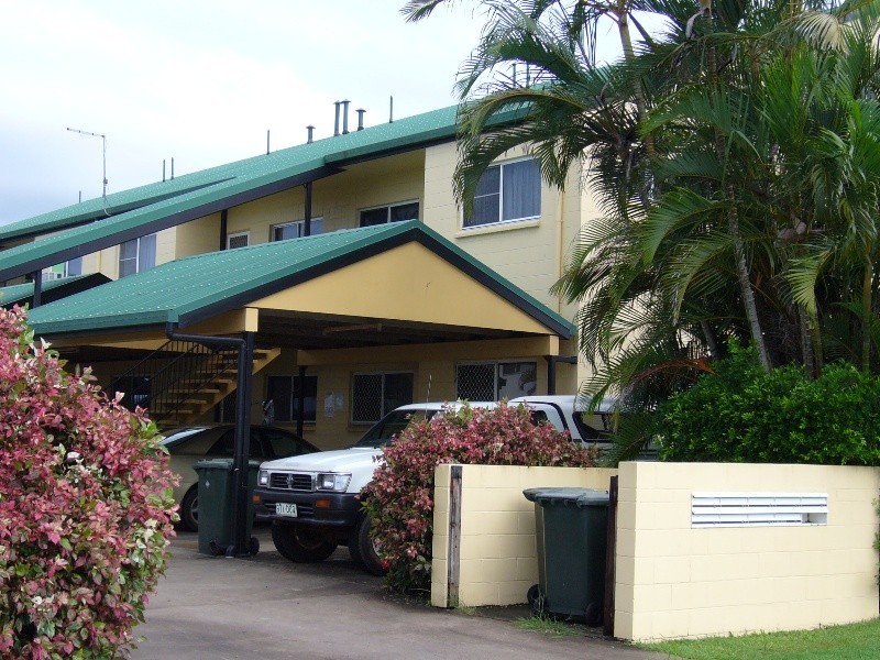 3 / 2 Robert Street, Proserpine QLD 4800