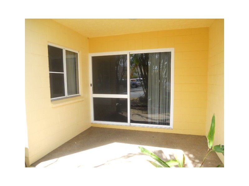 3 / 2 Robert Street, Proserpine QLD 4800