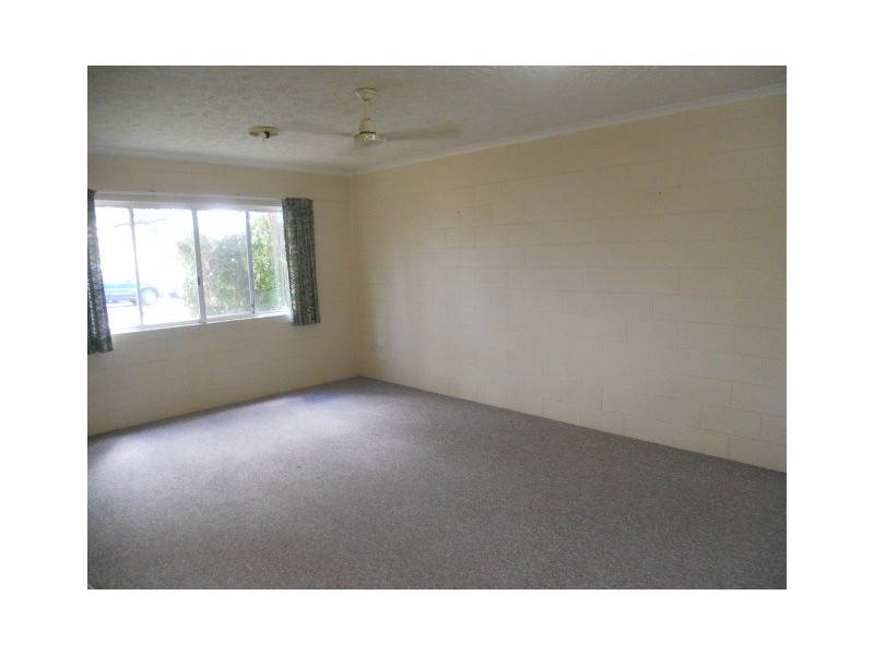 3 / 2 Robert Street, Proserpine QLD 4800