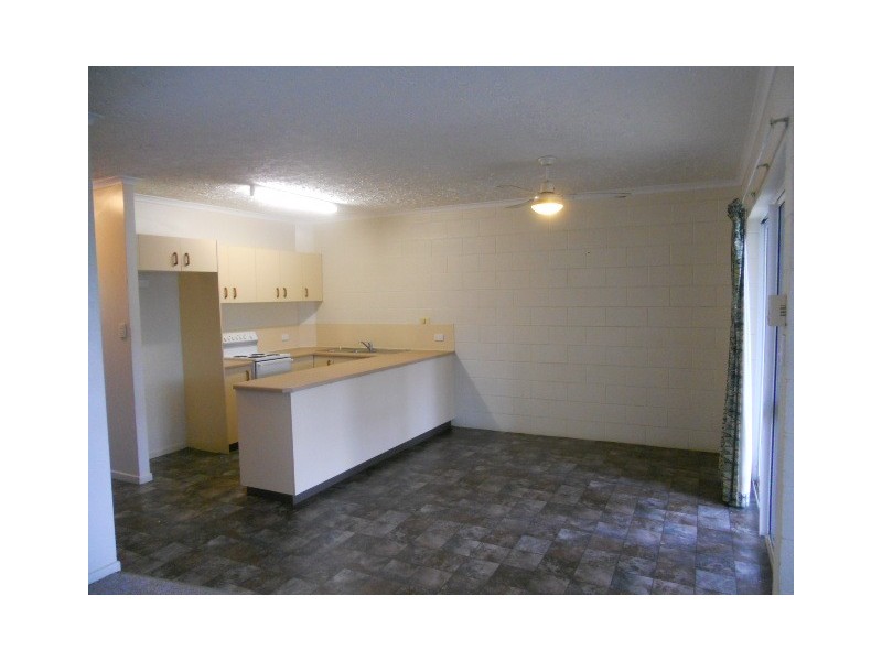 3 / 2 Robert Street, Proserpine QLD 4800