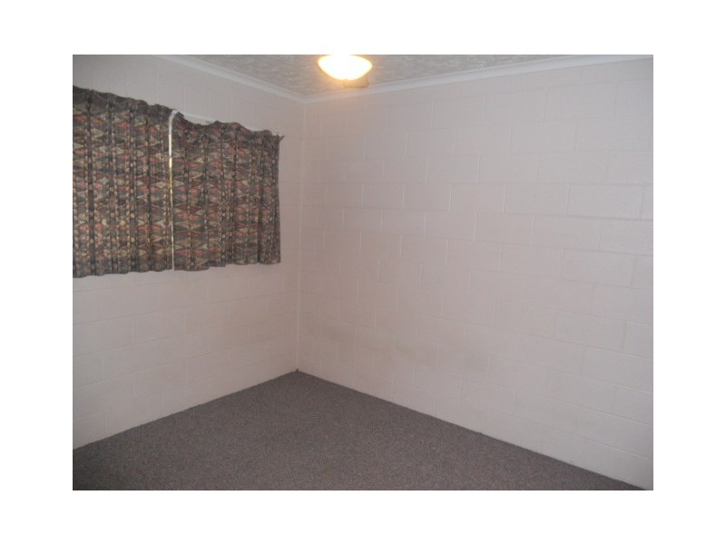 3 / 2 Robert Street, Proserpine QLD 4800