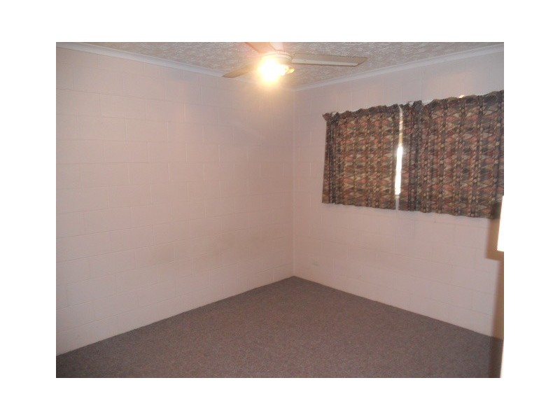 3 / 2 Robert Street, Proserpine QLD 4800