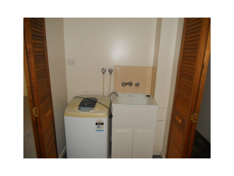 3 / 2 Robert Street, Proserpine QLD 4800