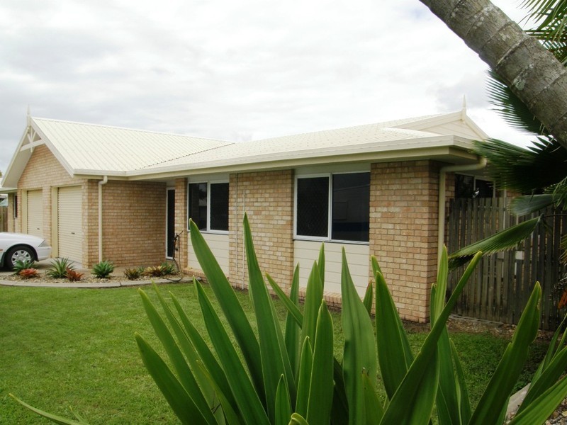 1 / 8 Gardenia Street, Proserpine QLD 4800