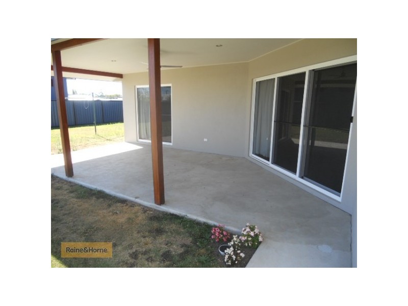 13 Blue Gum St, Whitsunday Gardens, Proserpine QLD 4800