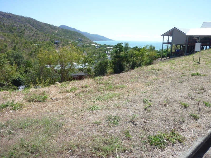 30 Roseric Crescent, Hideaway Bay QLD 4800