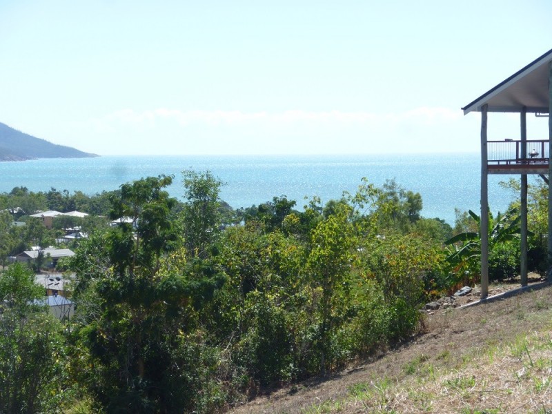 30 Roseric Crescent, Hideaway Bay QLD 4800