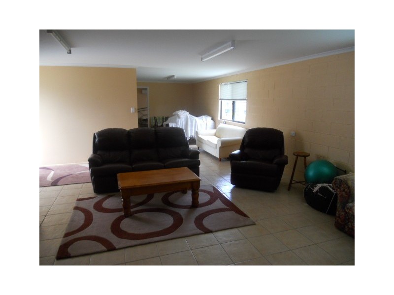 Unit 1 / 5 Robert Street, Proserpine QLD 4800