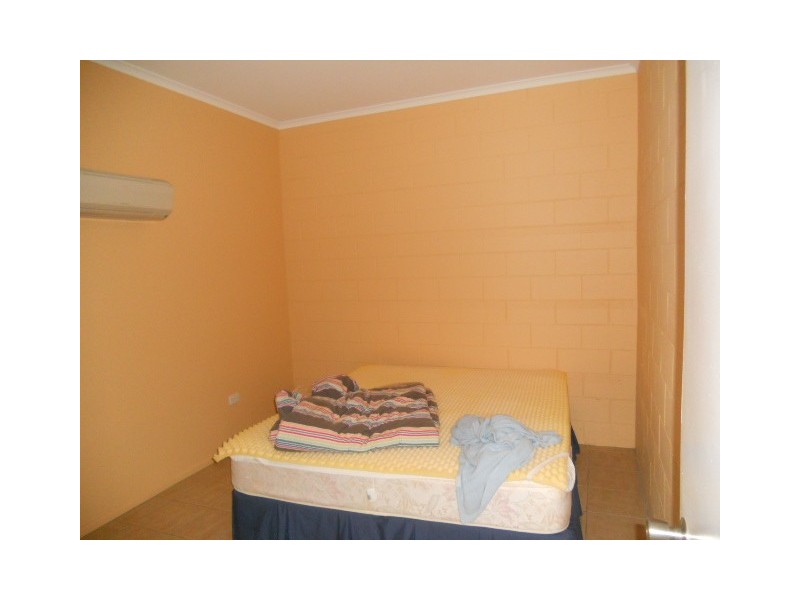 Unit 1 / 5 Robert Street, Proserpine QLD 4800