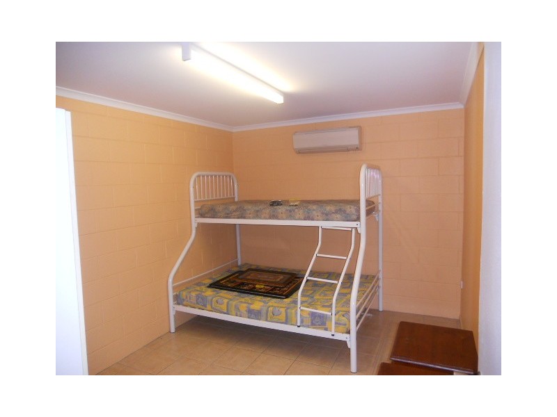 Unit 1 / 5 Robert Street, Proserpine QLD 4800
