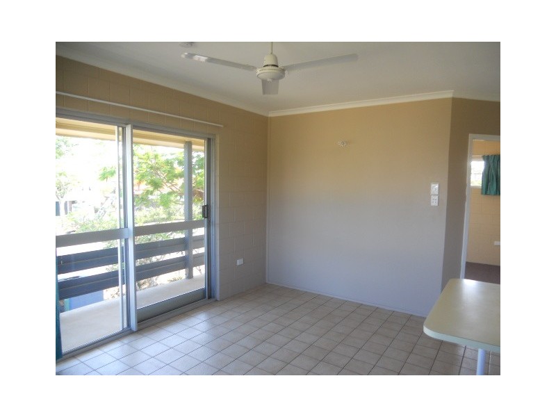 7 / 2 Florence Street, Proserpine QLD 4800