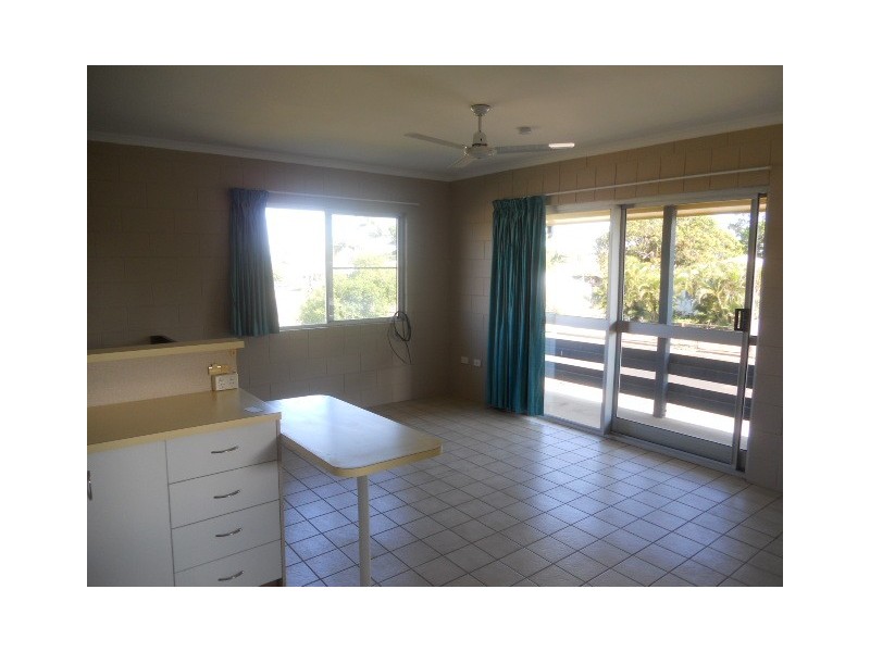 7 / 2 Florence Street, Proserpine QLD 4800