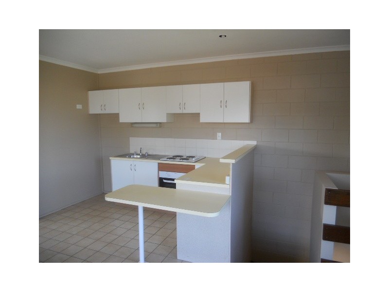 7 / 2 Florence Street, Proserpine QLD 4800