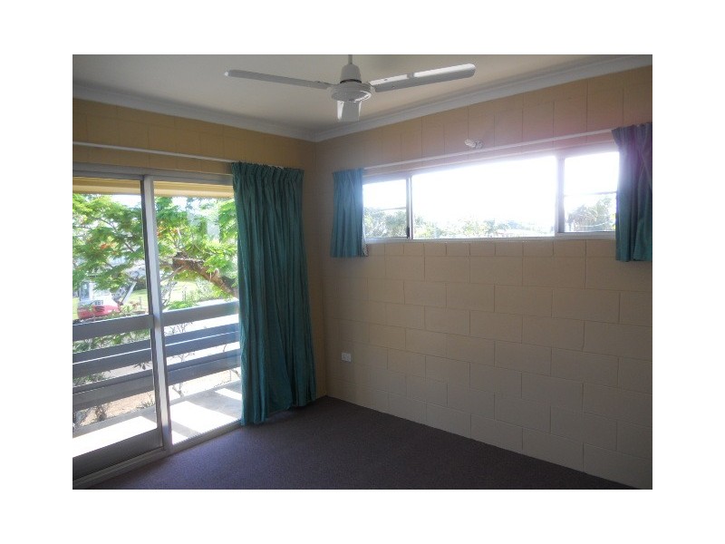 7 / 2 Florence Street, Proserpine QLD 4800