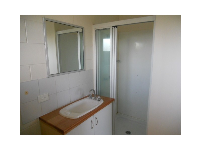 7 / 2 Florence Street, Proserpine QLD 4800