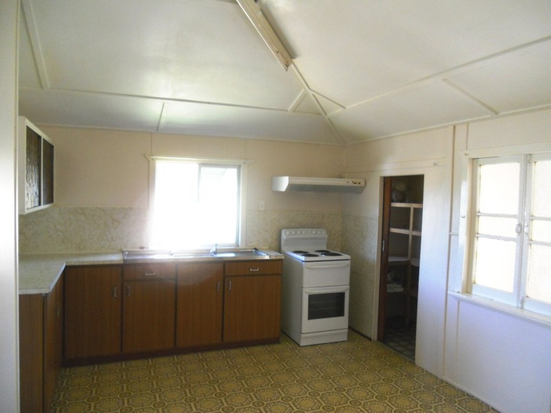 25 Ruge Street, Proserpine QLD 4800