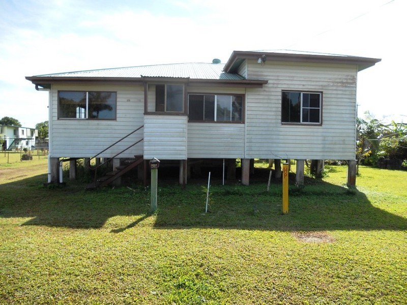 25 Ruge Street, Proserpine QLD 4800