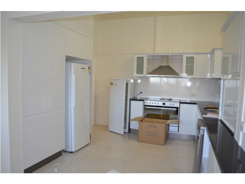 16 Smith Street, Proserpine QLD 4800