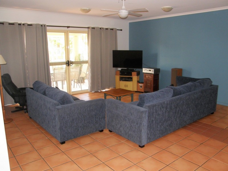 12 / 24 Beach Road, Cannonvale QLD 4802