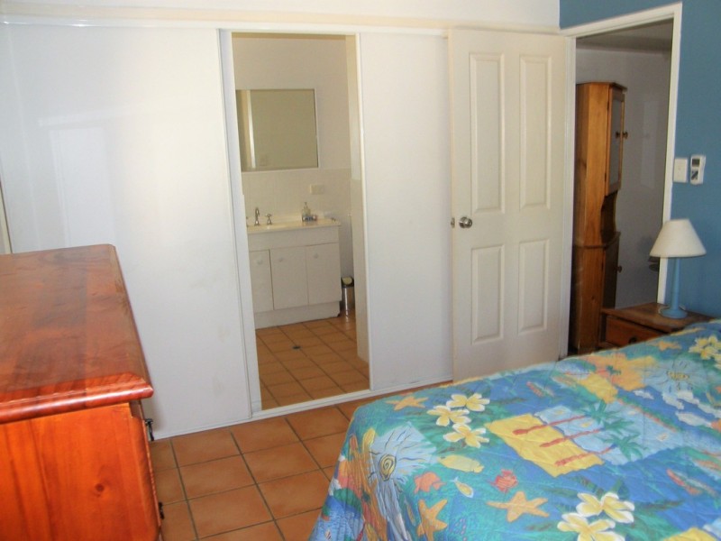 12 / 24 Beach Road, Cannonvale QLD 4802