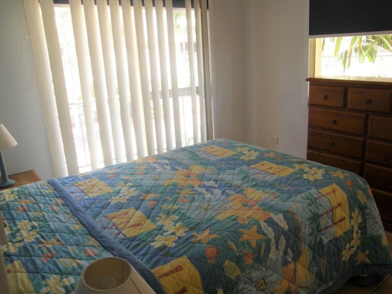 12 / 24 Beach Road, Cannonvale QLD 4802