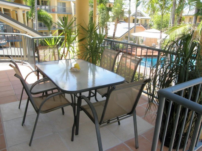 12 / 24 Beach Road, Cannonvale QLD 4802