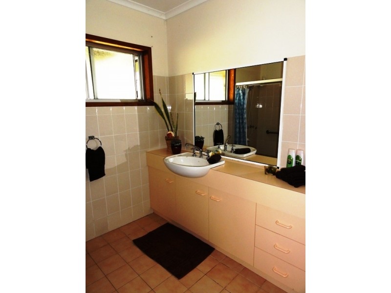 1 Gloucester Ave, Hideaway Bay QLD 4800