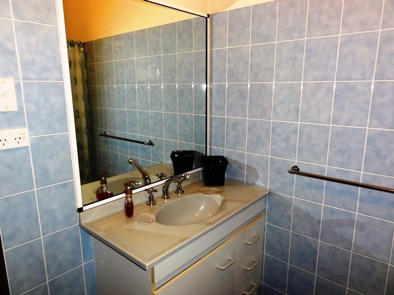 1 Gloucester Ave, Hideaway Bay QLD 4800