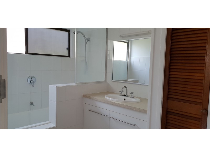 23 Stewart Drive, Cannonvale QLD 4802
