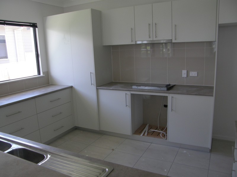 6 Damson Cres, Proserpine QLD 4800