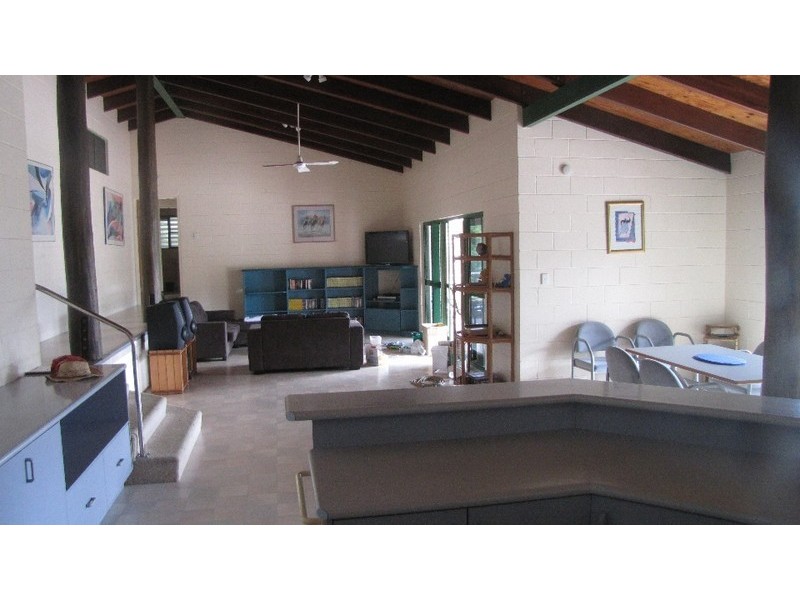 8 Olive St, Dingo Beach QLD 4800