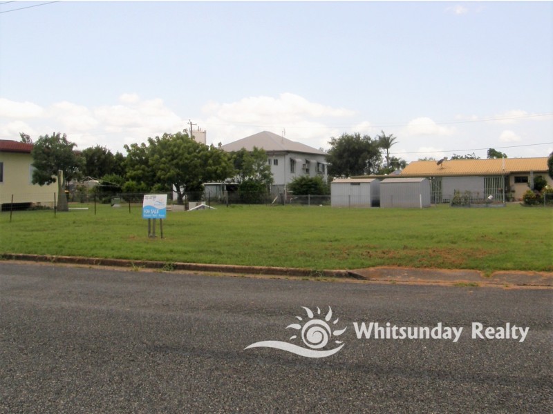11 Barry Street, Proserpine QLD 4800