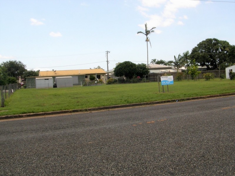11 Barry Street, Proserpine QLD 4800