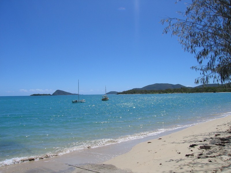 49 Pioneer Drive, Dingo Beach QLD 4800