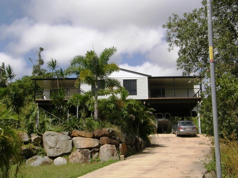 35 Rattray Ave, Hideaway Bay QLD 4800