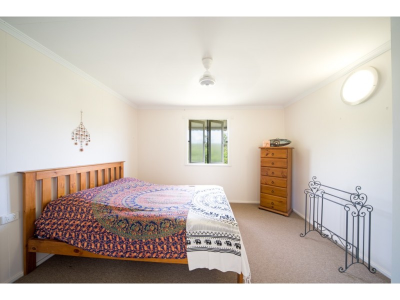 86 Whitsunday Drive, Bloomsbury QLD 4799